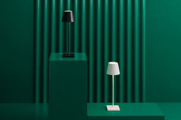 Портативная лампа Toc черная от интернет-магазина IDODOM.RU