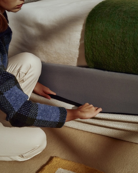 Основание кровати Nelzi с боковым открыванием из шенилла цвета экрю для матраса 90 x 200 см от интернет-магазина IDODOM.RU