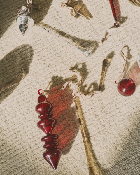 Набор из 2 шаров Oranel из переработанного красного стекла диаметром 10 см от интернет-магазина IDODOM.RU