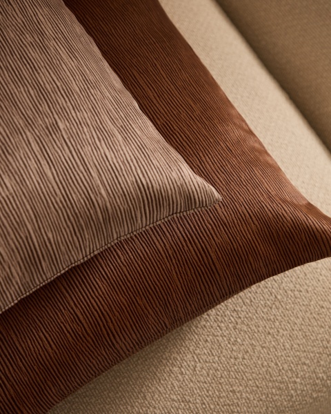 Чехол для подушки Mirca терракотовый с фактурной отделкой 50 x 30 см от интернет-магазина IDODOM.RU