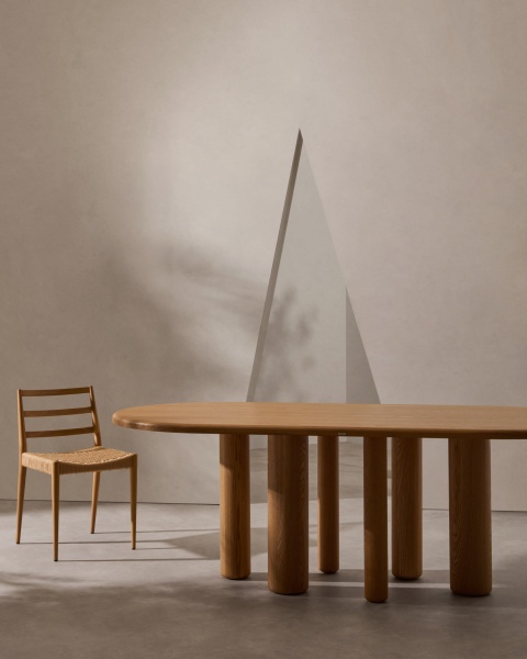 Mailen Овальный стол из шпона ясеня с натуральной отделкой Ø 220 x 100 см от интернет-магазина IDODOM.RU