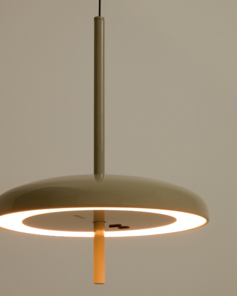 Портативный потолочный светильник Porte из светло-серого алюминия Ø 16 см от интернет-магазина IDODOM.RU