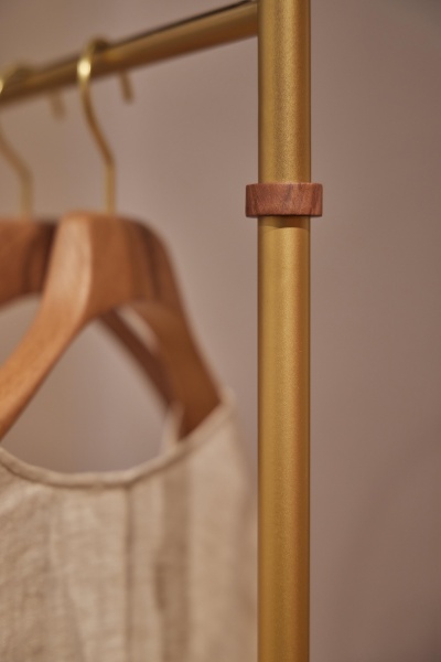 Вешалка Arco золотой металл / орех от интернет-магазина IDODOM.RU