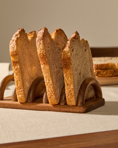 Подставка для тостов Nukha из древесины акации от интернет-магазина IDODOM.RU