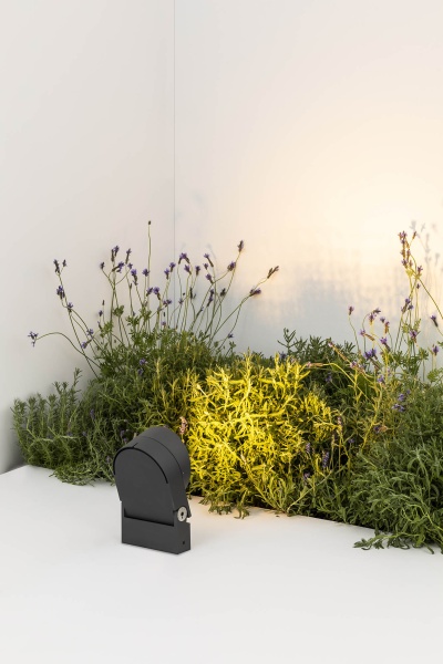 Темно-серая проекционная лампа Muur 250 от интернет-магазина IDODOM.RU