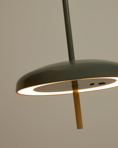 Портативный потолочный светильник Porte из светло-зеленого алюминия Ø 16 см от интернет-магазина IDODOM.RU