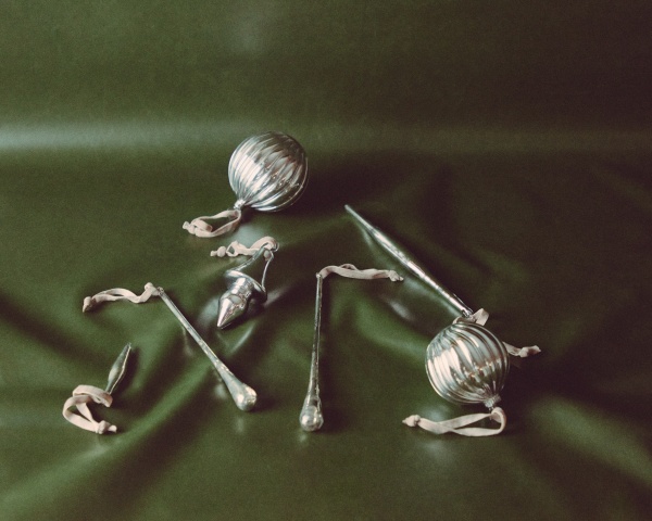 Набор из 4 подвесных украшений Talnea из переработанного стекла, 12 см от интернет-магазина IDODOM.RU