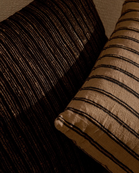 Чехол на подушку Anir из разноцветного шелка и хлопка 45 x 45 см от интернет-магазина IDODOM.RU