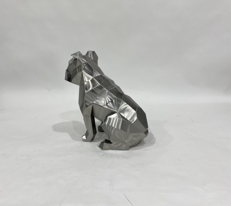 Английский бульдог. Полигональная скульптура из нержавеющей стали. Финиш: Шлифовка. Цвет: Серебро.