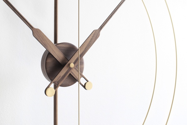 Часы настенные Mini Barcelona Premium Walnut/brass от интернет-магазина IDODOM.RU