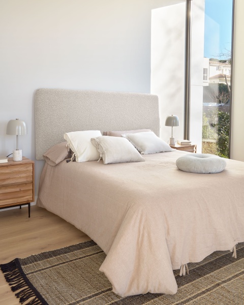 Изголовье Lydia из белого флиса 178 x 76 см от интернет-магазина IDODOM.RU