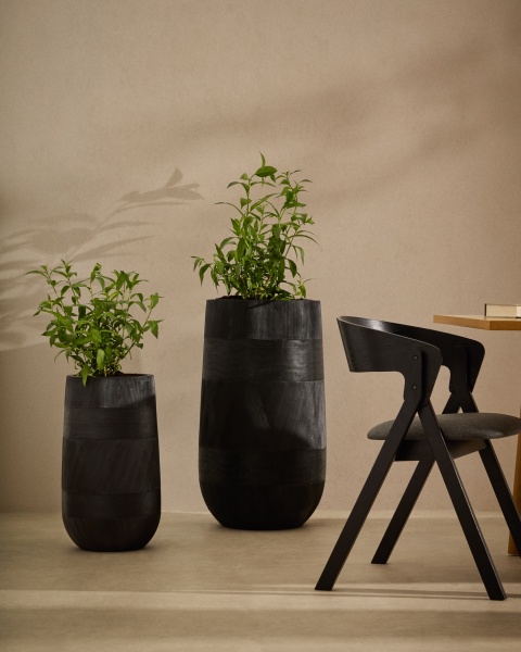 Набор из 2 кашпо Tival из песчаника черного цвета Ø 45 см от интернет-магазина IDODOM.RU