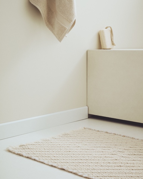 Коврик для ванной Janu из 100% хлопка жаккард цвета экрю 50 x 70 см от интернет-магазина IDODOM.RU