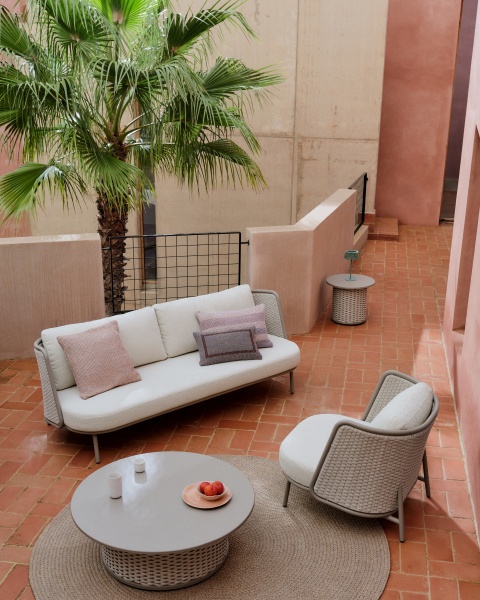 Уличный журнальный столик Sedalis из алюминия и веревки серого цвета Ø99 см от интернет-магазина IDODOM.RU