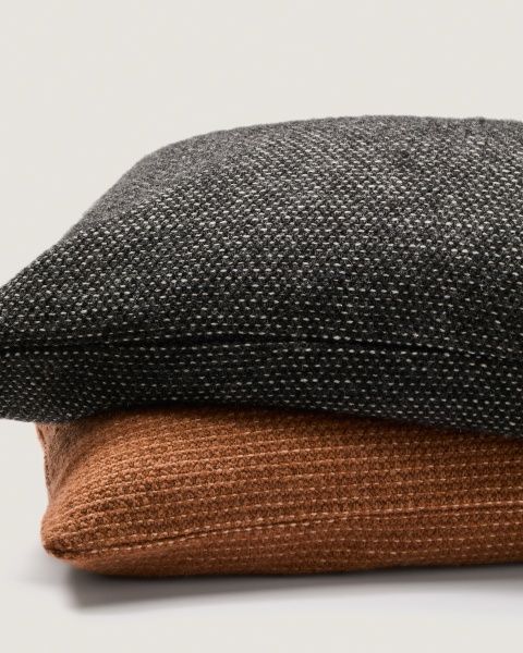 Чехол для подушки Elira из шерсти и хлопка оранжевого цвета 40 x 60 см от интернет-магазина IDODOM.RU