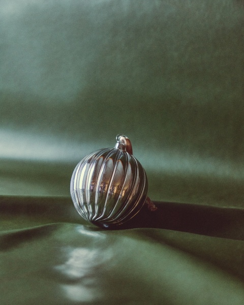 Набор из 3 шаров Oranel из переработанного серебристого стекла диаметром 8 см от интернет-магазина IDODOM.RU