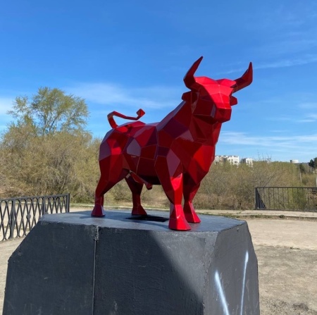 Бык.   Финиш: Окрашивание по каталогу цветов Rall. Цвет: Candy Red(фирменный красный). от интернет-магазина IDODOM.RU