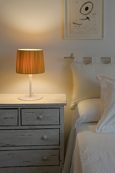 Настольная лампа Samba белый/желтый от интернет-магазина IDODOM.RU