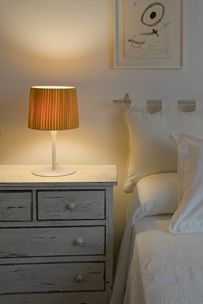 Настольная лампа Samba белый/желтый от интернет-магазина IDODOM.RU