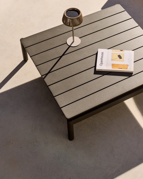 Журнальный столик Sorells из зеленого алюминия 89 x 91 см от интернет-магазина IDODOM.RU