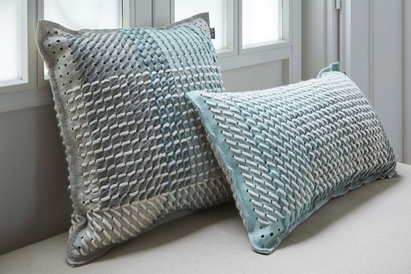 Подушка Canevas Geo Green 61x36 см от интернет-магазина IDODOM.RU