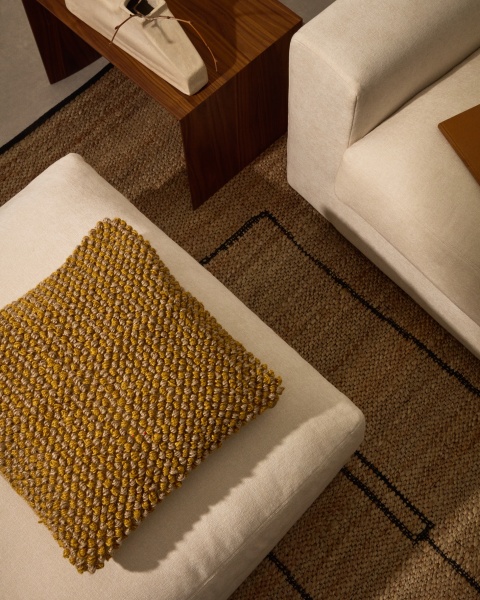 Чехол для подушки Sayen из горчичного джута  50 x 50 см от интернет-магазина IDODOM.RU