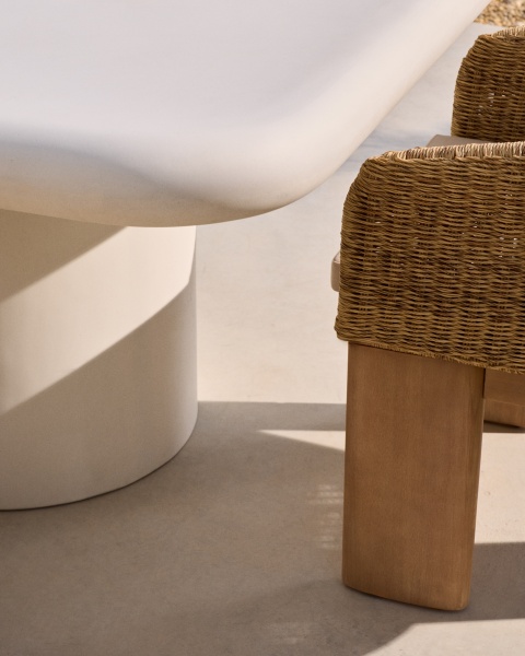 Уличный стол Addaia цемент, белый 135 x 135 см от интернет-магазина IDODOM.RU