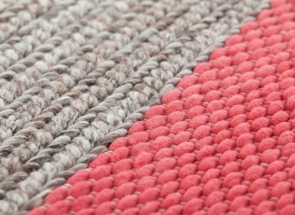 Подушка Mangas Space Plait Coral от интернет-магазина IDODOM.RU