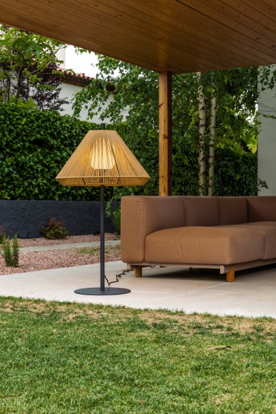 Saigon Уличный торшер цвета охры 1M C70 от интернет-магазина IDODOM.RU
