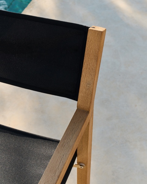 Складное уличное кресло Vilara из акации и текстиля черного цвета от интернет-магазина IDODOM.RU