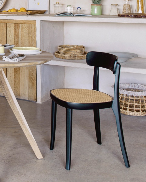 Стул Romane из массива бука черного цвета с ясеневым шпоном и ротангом от интернет-магазина IDODOM.RU