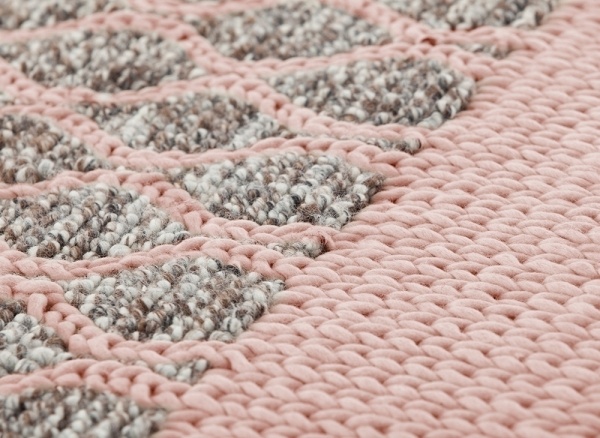 Подушка Mangas Space Rhombus Pink от интернет-магазина IDODOM.RU