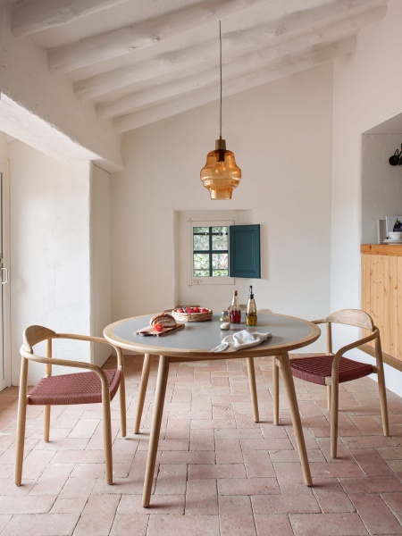 Стул Glynis из массива эвкалипта с розовой веревкой от интернет-магазина IDODOM.RU