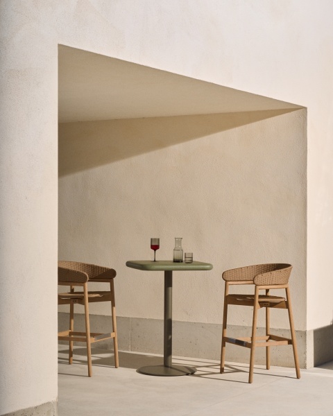 Уличный стол Esilda зеленый из цемента и стали 70х70 см от интернет-магазина IDODOM.RU