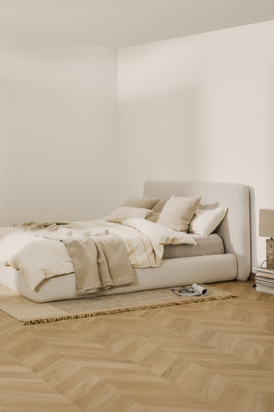 Кровать Martina со съемным чехлом из шенилла цвета экрю 180 x 200 от интернет-магазина IDODOM.RU