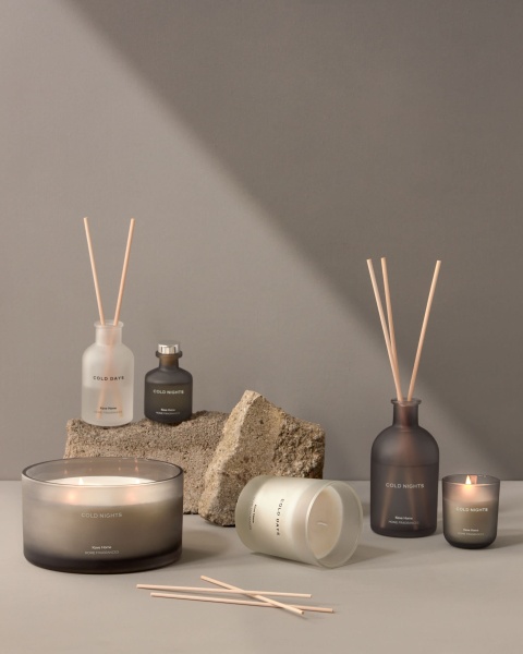 Ароматическая свеча Cold Nights серая 65 г от интернет-магазина IDODOM.RU