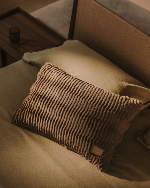 Чехол для подушки Afni из искусственного меха 40 x 60 см от интернет-магазина IDODOM.RU