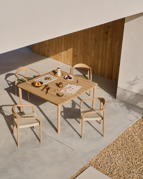 Уличный стол Sori из акации 135 x 135 см от интернет-магазина IDODOM.RU