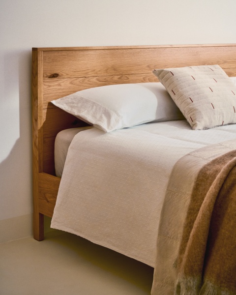 Кровать Alguema из дубового шпона с натуральной отделкой для матраса 160 x 200 от интернет-магазина IDODOM.RU
