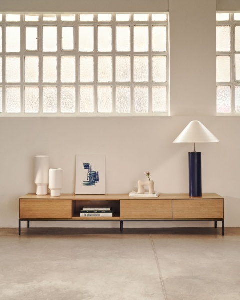 Vedrana Тумба под ТВ из дубового шпона со стальными ножками 195 x 35 см от интернет-магазина IDODOM.RU