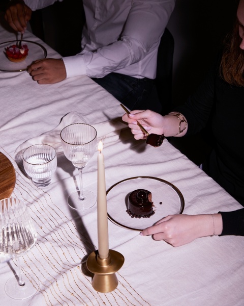 Aiko Маленький подсвечник из алюминия золотистого цвета от интернет-магазина IDODOM.RU