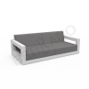 Диван Quarter lounge с подушками белого цвета, аксессуар графитового цвета