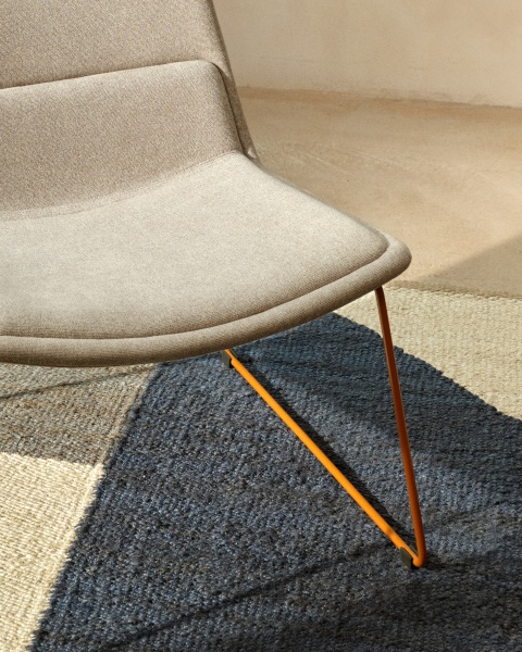 Zahara Стул со стальными ножками полиэстер бежевый от интернет-магазина IDODOM.RU