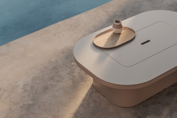 Уличный столик Luna с контейнером для хранения от интернет-магазина IDODOM.RU