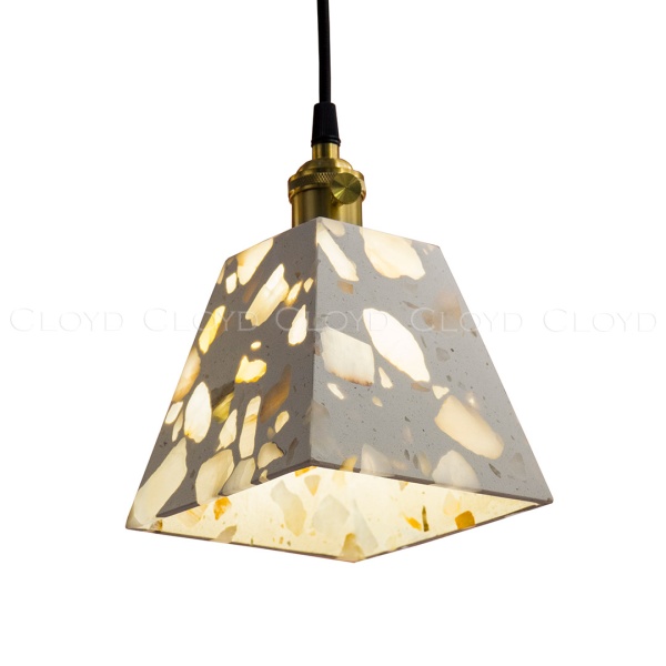 Подвесной светильник Cloyd MATERIA P1 / pyramid - латунь (арт.12182) от интернет-магазина IDODOM.RU