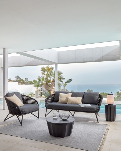 Круглый столик Vilandra из бетона для улицы от интернет-магазина IDODOM.RU