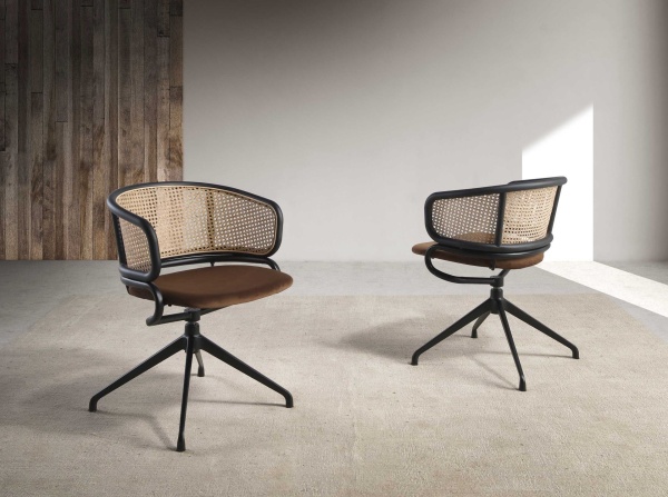 Поворотное кресло 4129/DC-1698B из бархата и ротанга от интернет-магазина IDODOM.RU