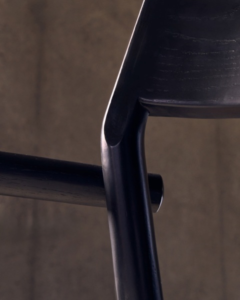 Стул Falconera со съемным чехлом из массива дуба с черной отделкой FSC Mix Credit от интернет-магазина IDODOM.RU