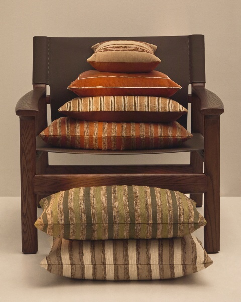 Чехол на подушку Tavina из 100% хлопка с коричневой вышивкой 50 x 50 см от интернет-магазина IDODOM.RU