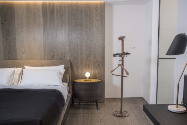 Вешалка напольная Momentos M орех / мрамор Emperador от интернет-магазина IDODOM.RU